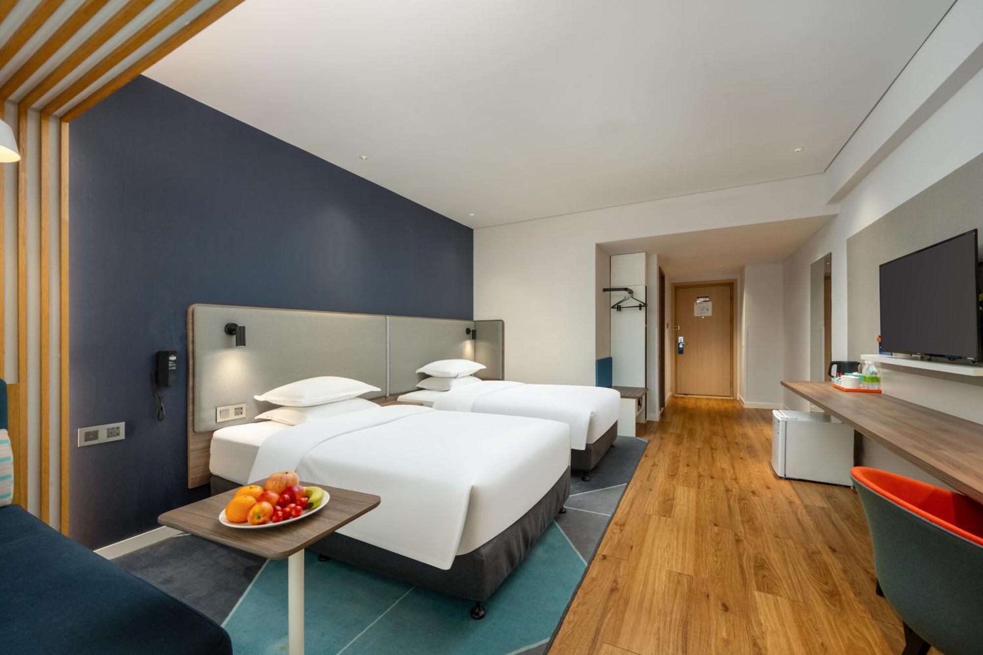 Holiday Inn Express Jiangmen Jianghai By Ihg Exterior photo