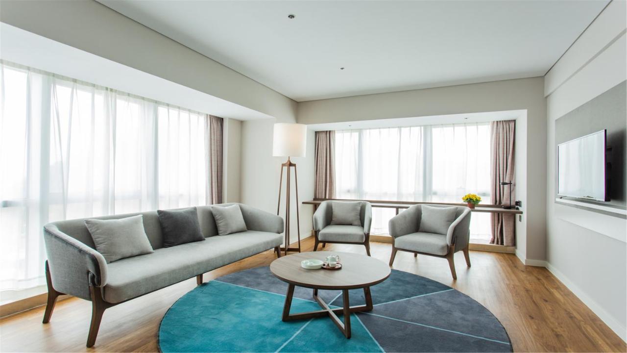 Holiday Inn Express Jiangmen Jianghai By Ihg Exterior photo
