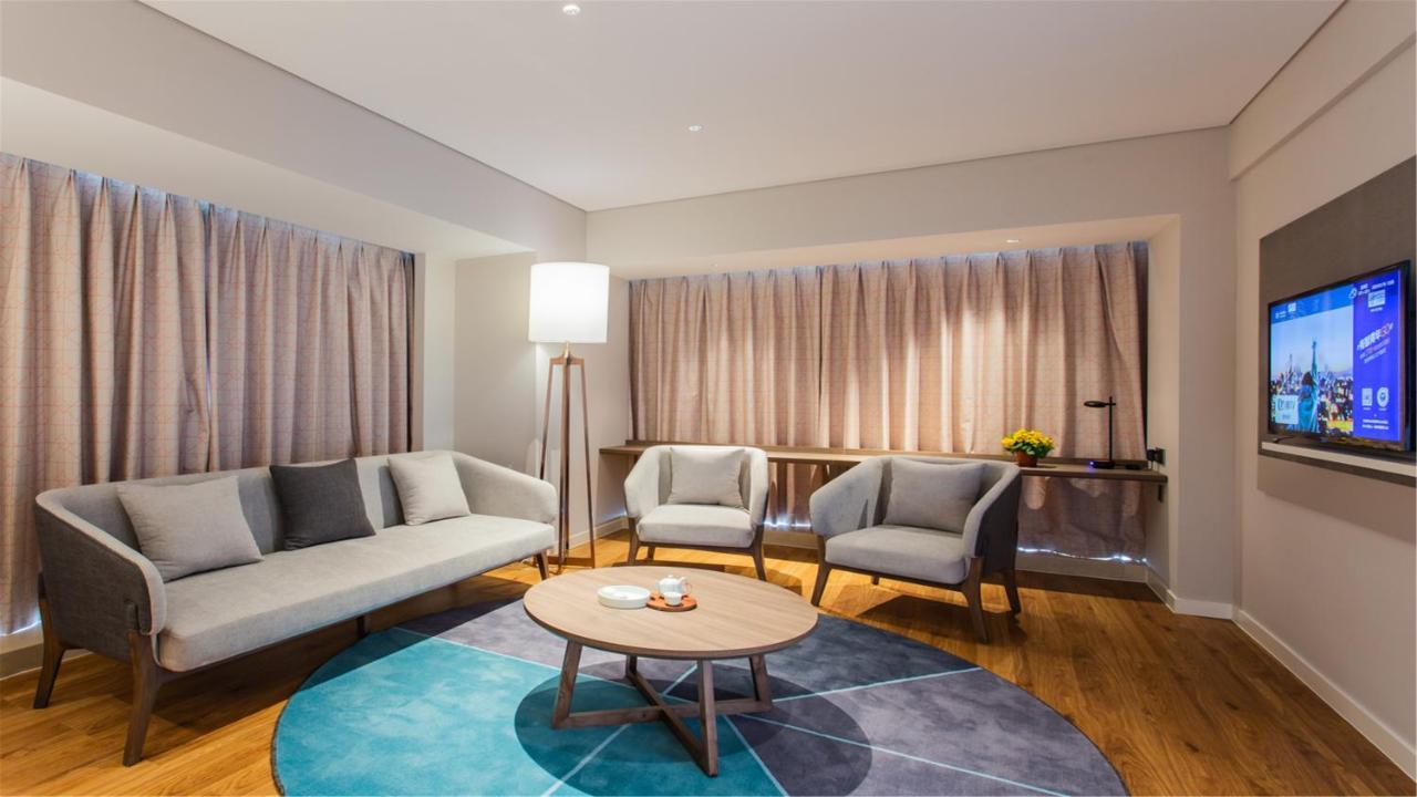 Holiday Inn Express Jiangmen Jianghai By Ihg Exterior photo